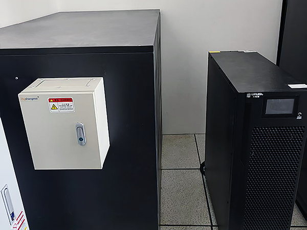 力锐斯UPS和蓄电池 - 苏州市宝南花园小区